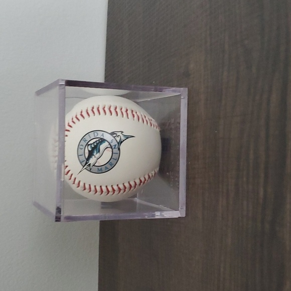 Florida Marlins RARE baseball - Picture 2 of 4